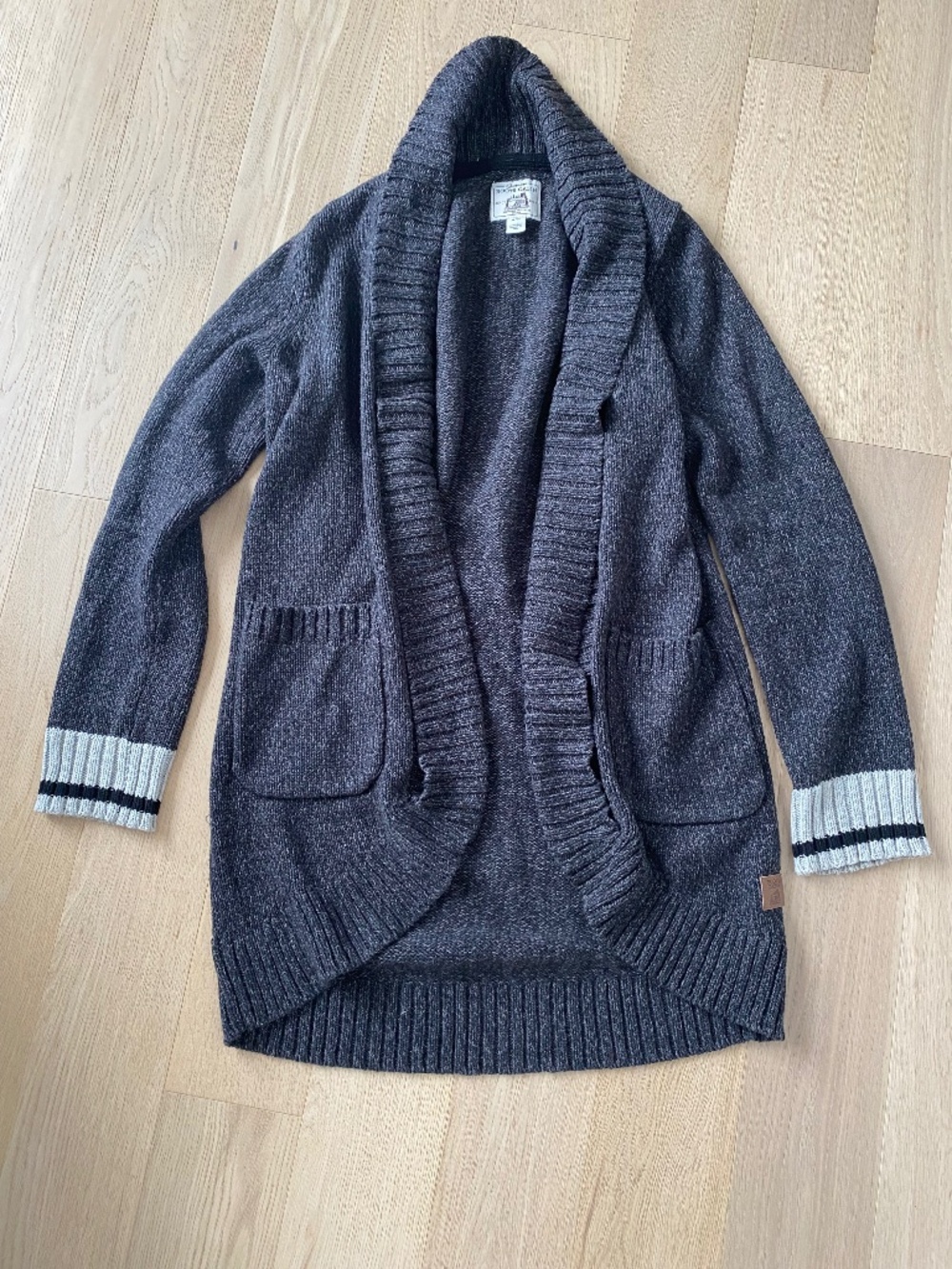 Roots Vintage Cardigan Size Medium
